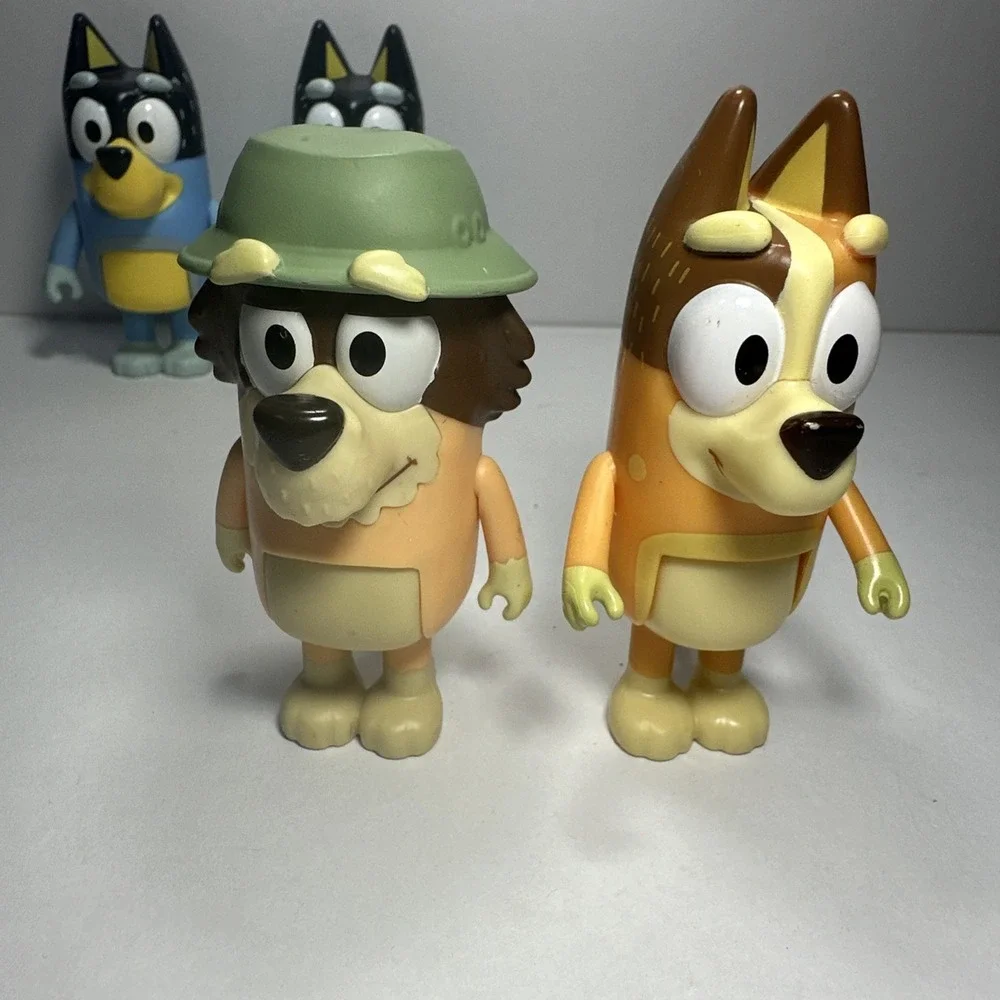 Bluey and Friends Family Figures Toys Lot of 16 Figures